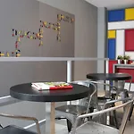 Design Architectonika 公寓式酒店 4*